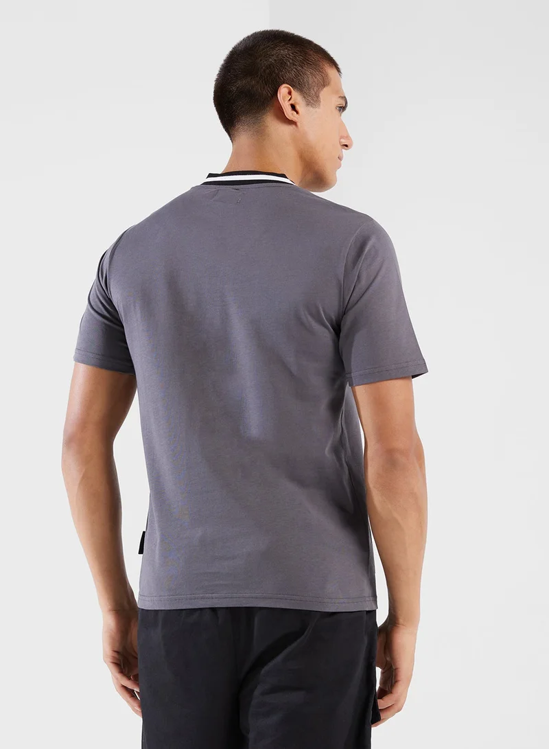 إيسو تيشيرت مطرز